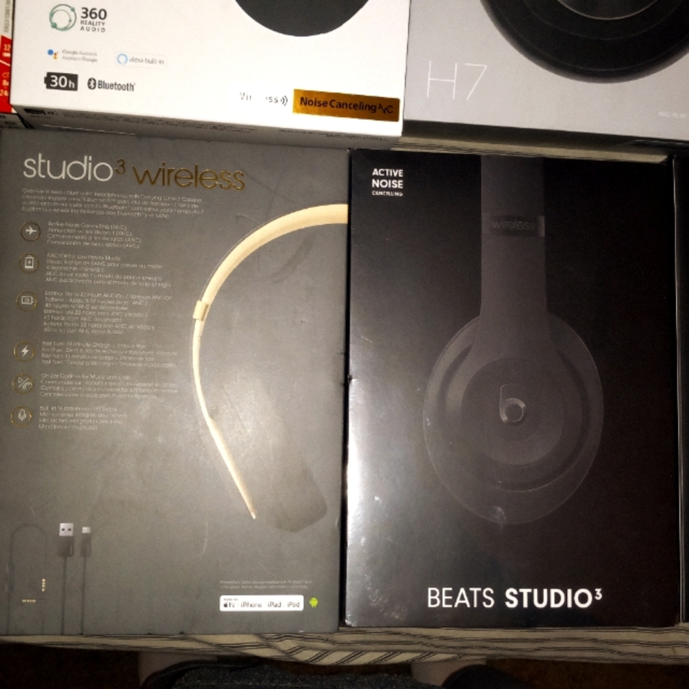 Beats by Dr Dre Studio 3 Wireless Headphones [ Black & Shadow Gray ] *BRAND NEW*